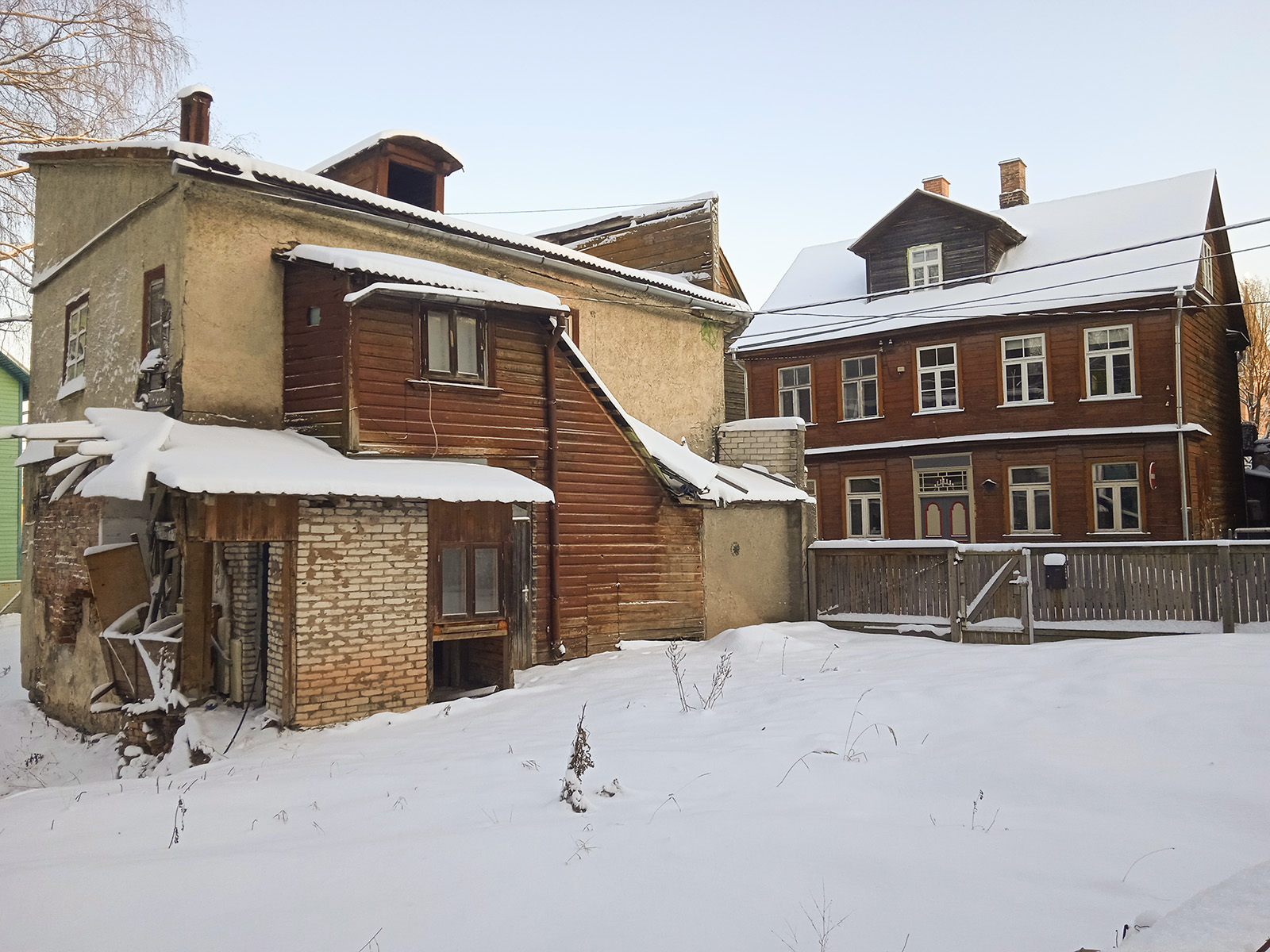 Tartu. Kroonuaia 30, 9. Pildistatud 2021 Xiaomi M2006C3LG. Kroonuaia 30 on tänaseks lammutatud. ERM Fk 3110:3388 