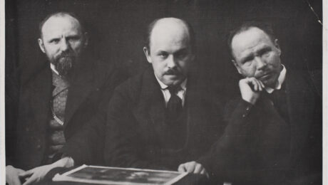 Ants Laikmaa, Nikolai Triik ja Kristjan Raud. Foto Parikas. ERM Fk 1273:2